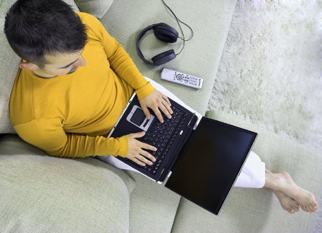 Tomar represalias Inapropiado Ambicioso El ordenador portátil sobre las piernas pone en riesgo la fertilidad del  varón - InvitroTV